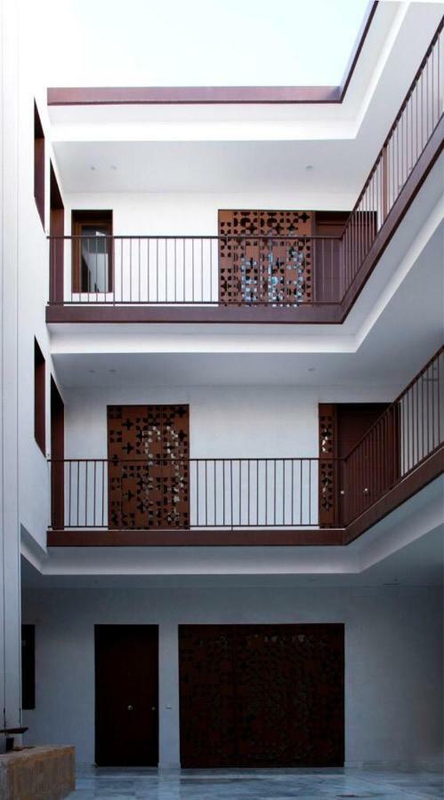 Apartamento Con Terraza En San Luis Apartment Seville Luaran gambar