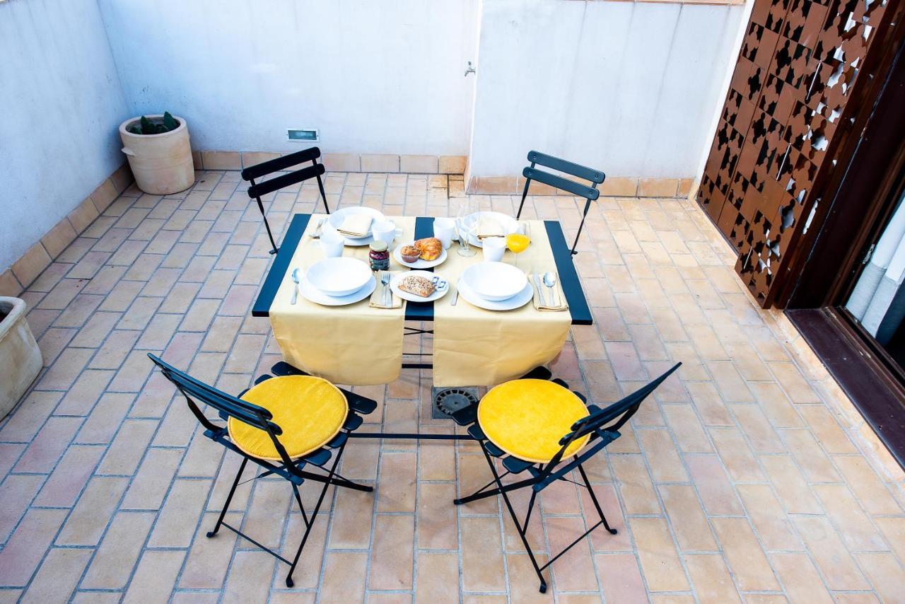 Apartamento Con Terraza En San Luis Apartment Seville Luaran gambar