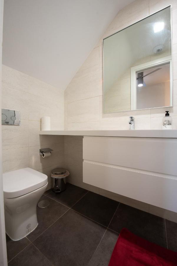 Apartamento Con Terraza En San Luis Apartment Seville Luaran gambar